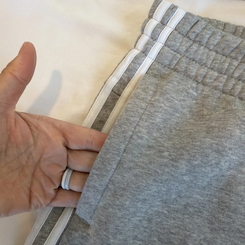 Adidas Jogger Pants Mens Large Gray Cotton‎ Polyester Fleece Fit Three Stripes